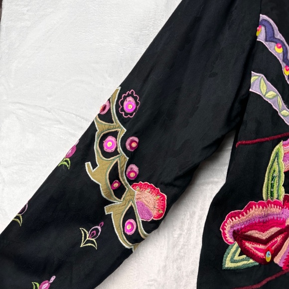 Allure Multi color Embroidered Embellished Jacket women’s size M Party - Picture 2 of 14